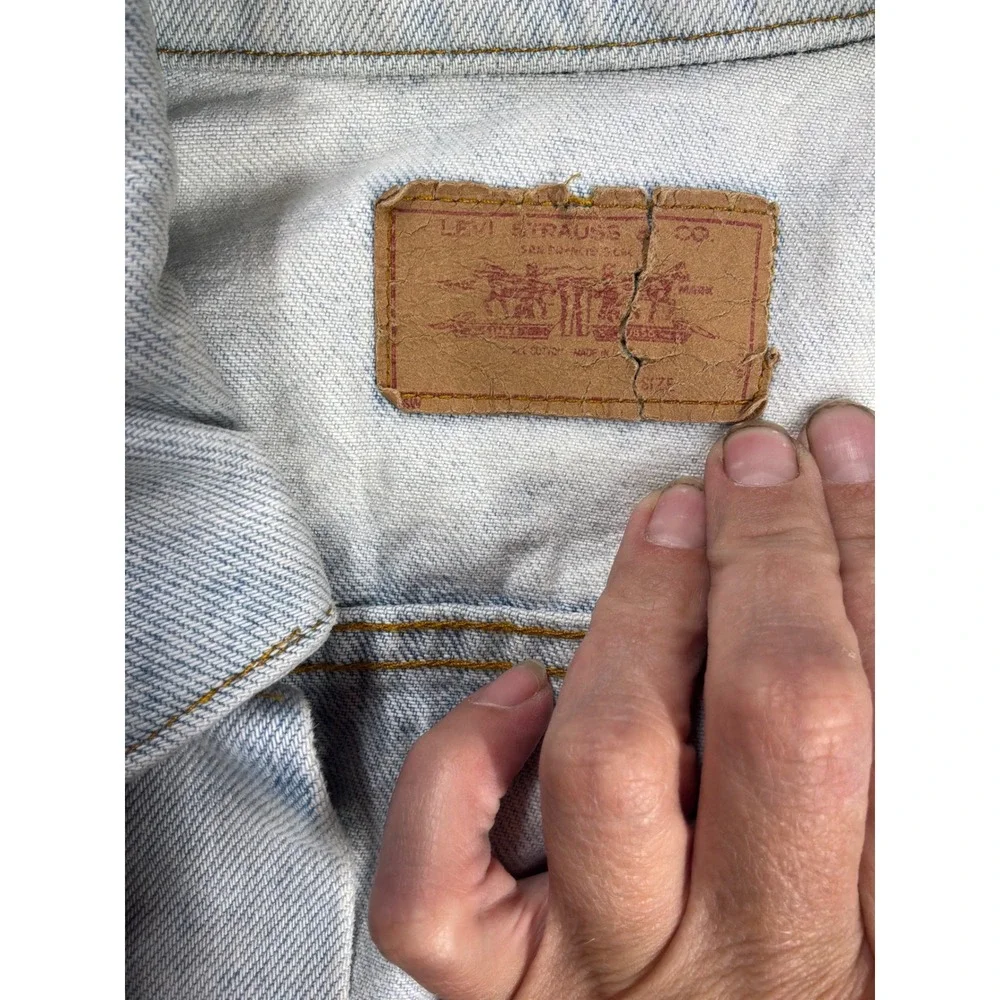 Vintage Mens Levis Denim Trucker Jacket S Light Blue 70506-0214 Made in USA